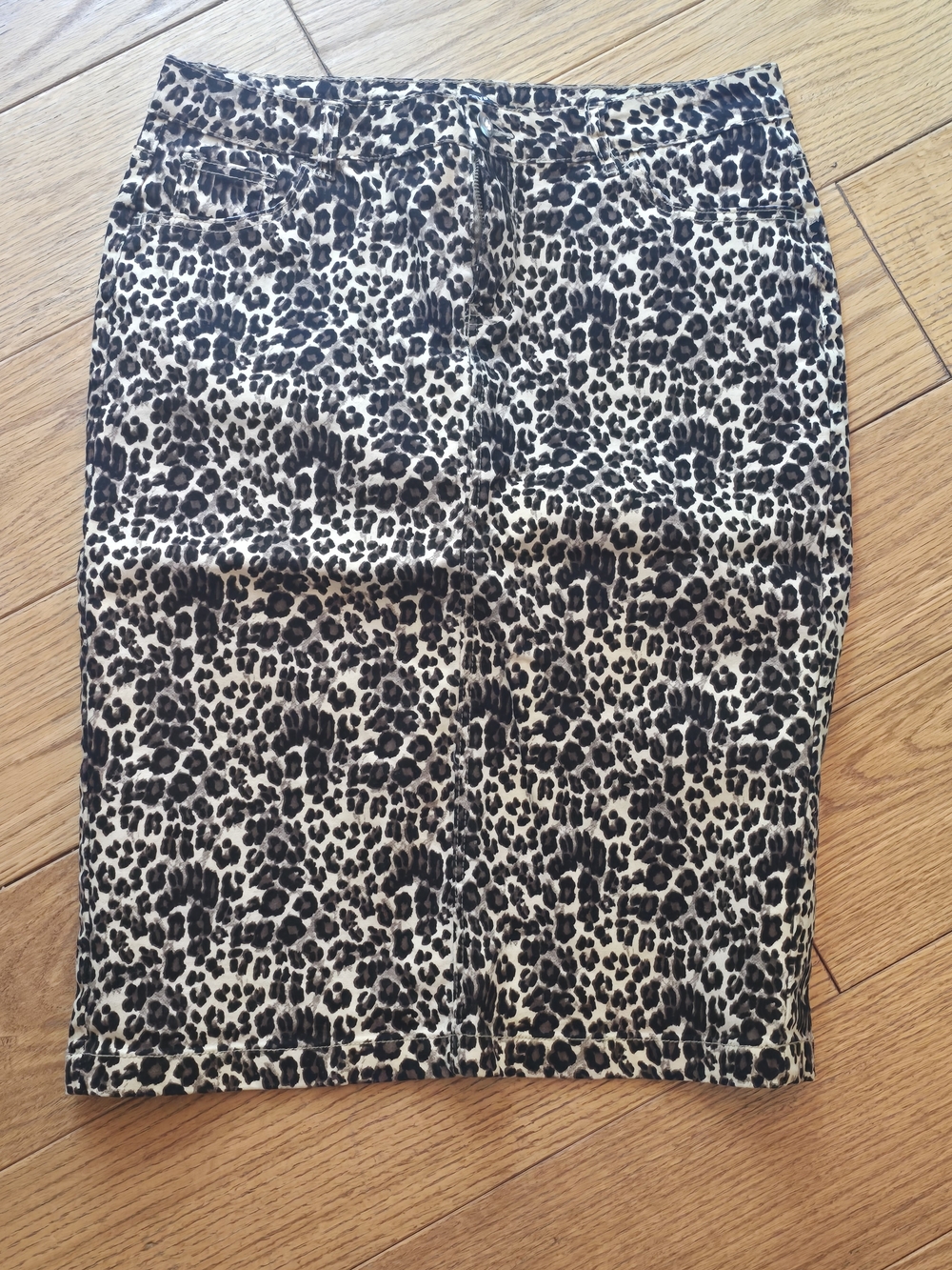 Leopard Print Pencil Skirt in Black and Cream